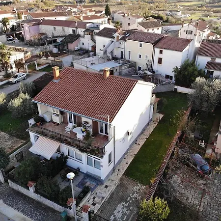 In - Varvari For 3 Pax Rural Environment Gostinjska kuća 3*