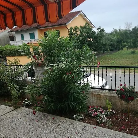 Gostinjska kuća In - Varvari For 3 Pax Rural Environment Porec