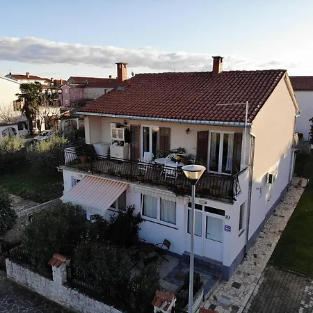 In - Varvari For 3 Pax Rural Environment Porec