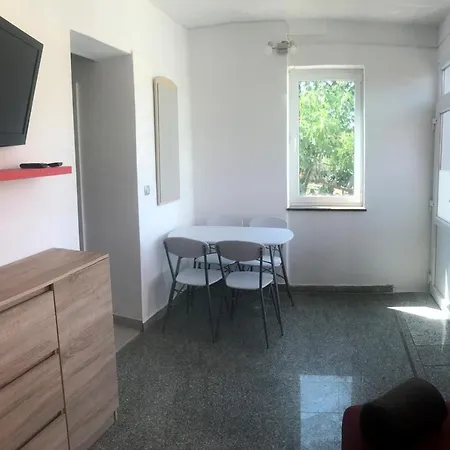 In - Varvari For 3 Pax Rural Environment Gostinjska kuća