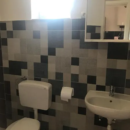 Gostinjska kuća In - Varvari For 3 Pax Rural Environment 3*